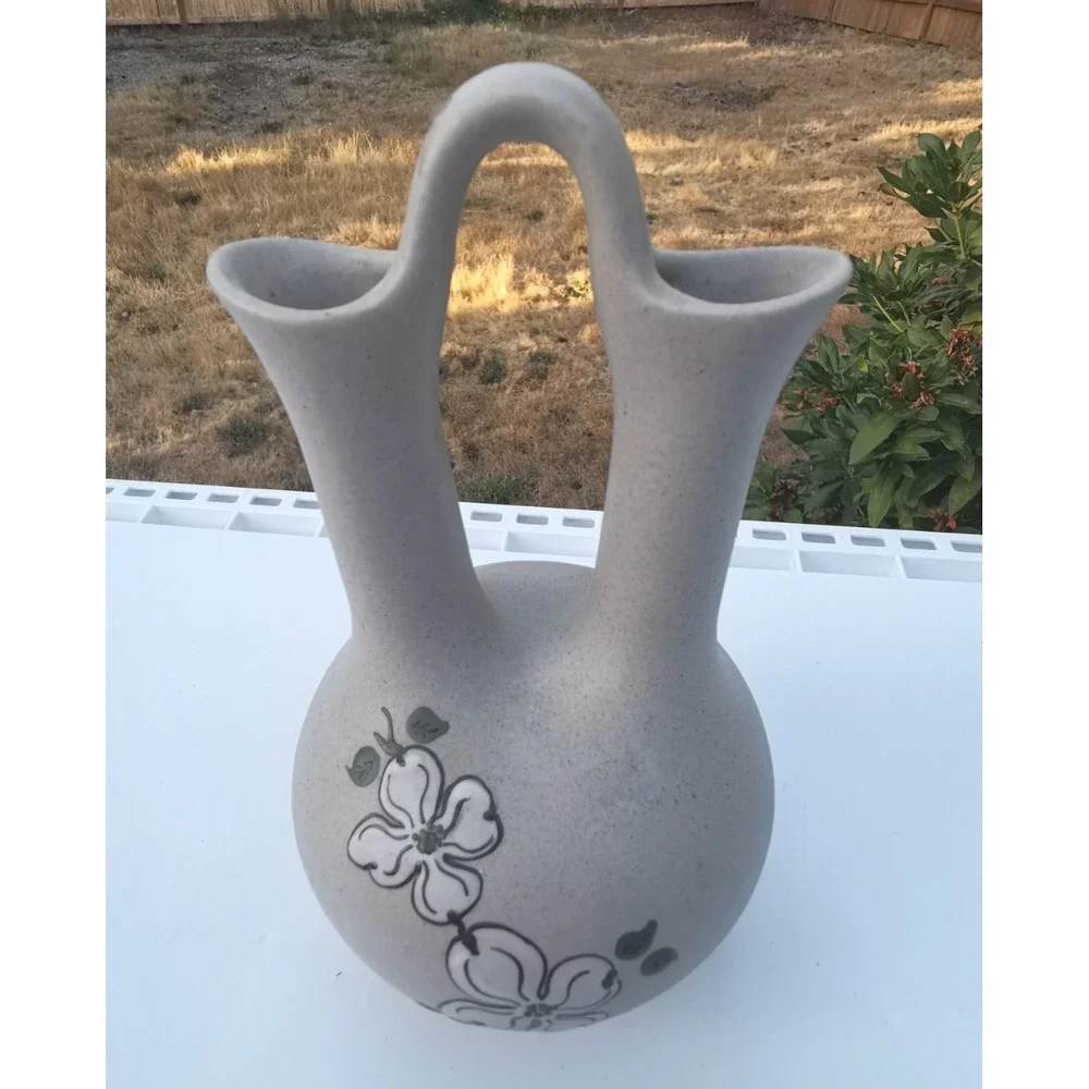 Pigeon Forge Dogwood Pottery Vase 8